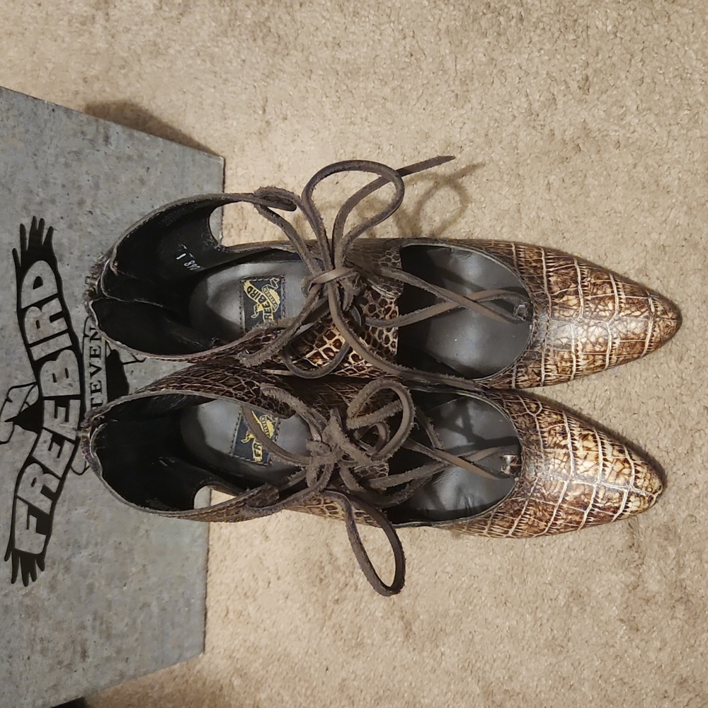 Shoes - Picture 7 of 7